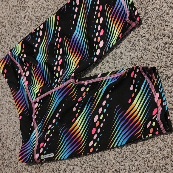 DELIAS SPORT Colorful Patterned Shorts and Headband Set - Picture 2 of 6